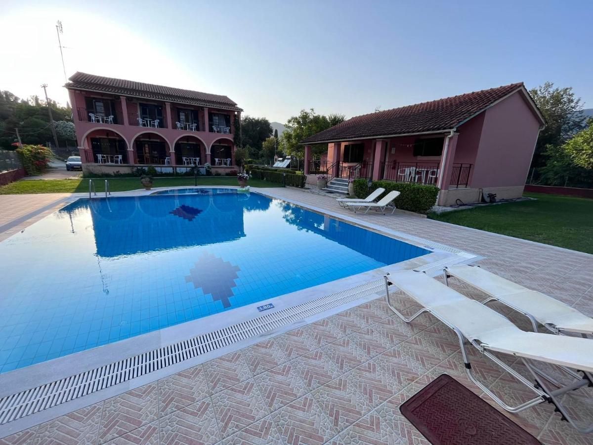 Gregory-Vassilis Apartments Дассия Экстерьер фото