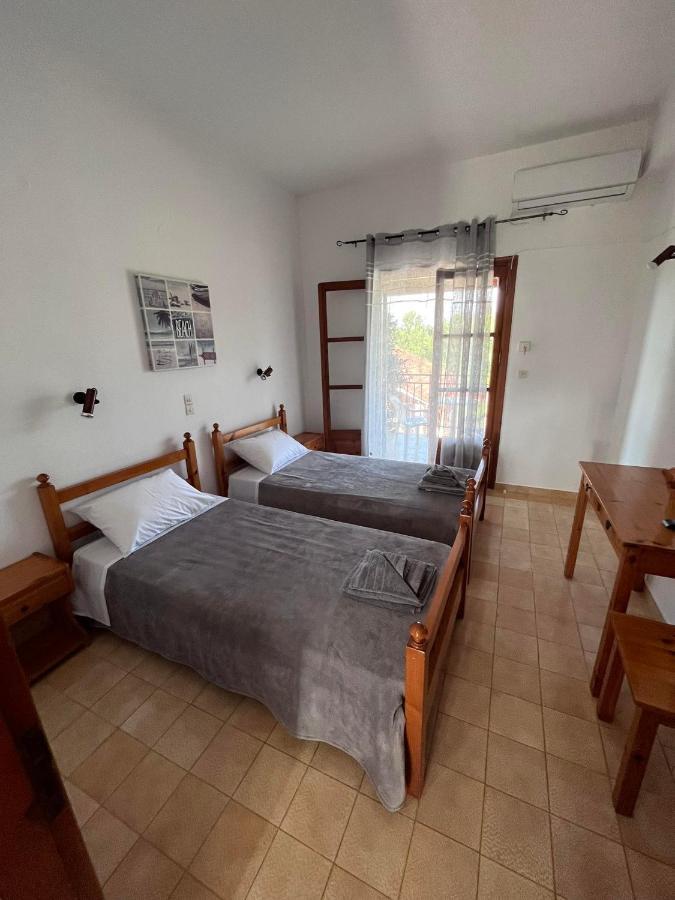 Gregory-Vassilis Apartments Дассия Экстерьер фото