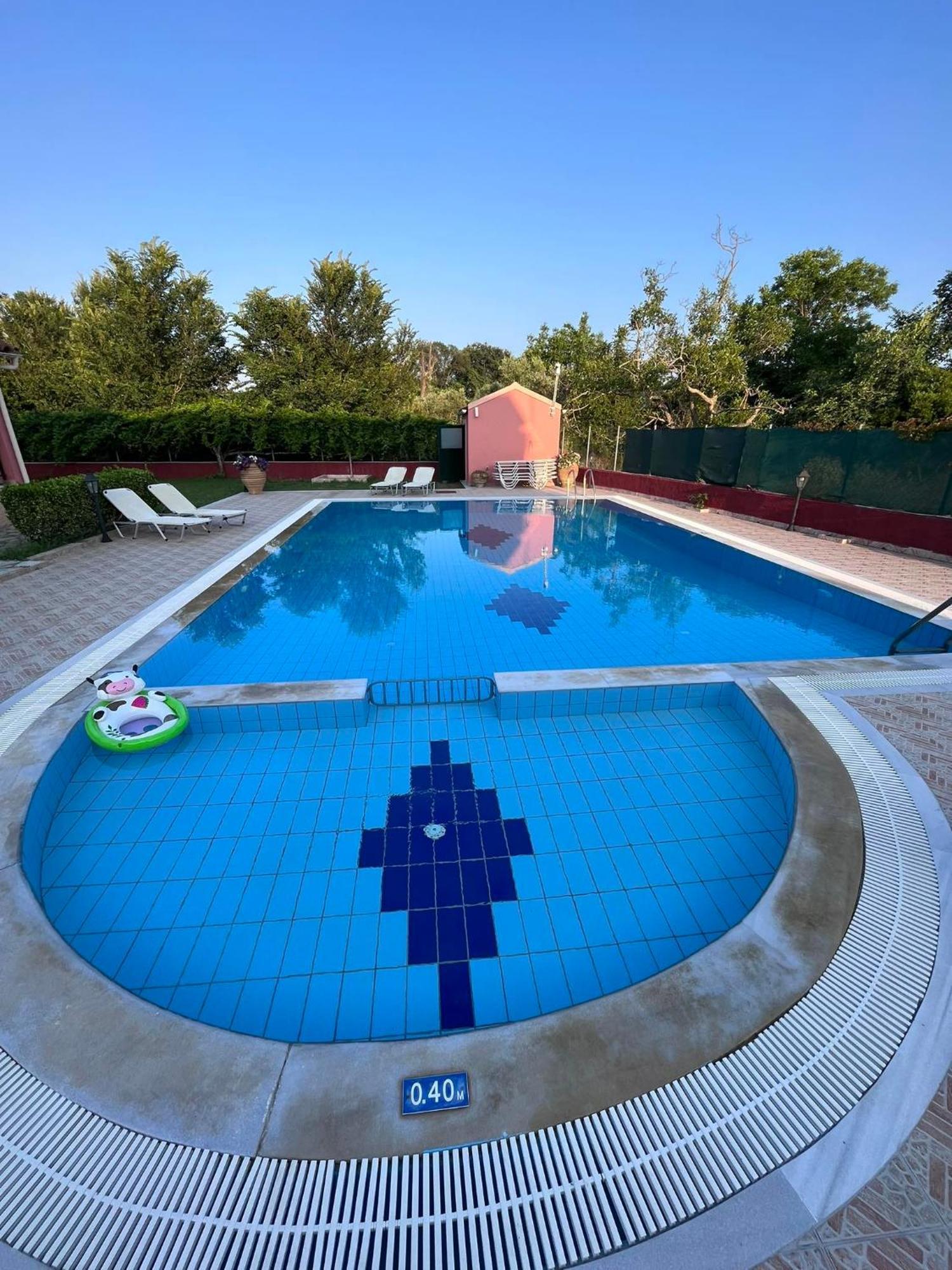 Gregory-Vassilis Apartments Дассия Экстерьер фото