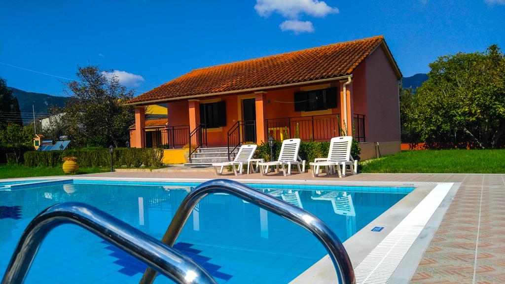 Gregory-Vassilis Apartments Дассия Экстерьер фото