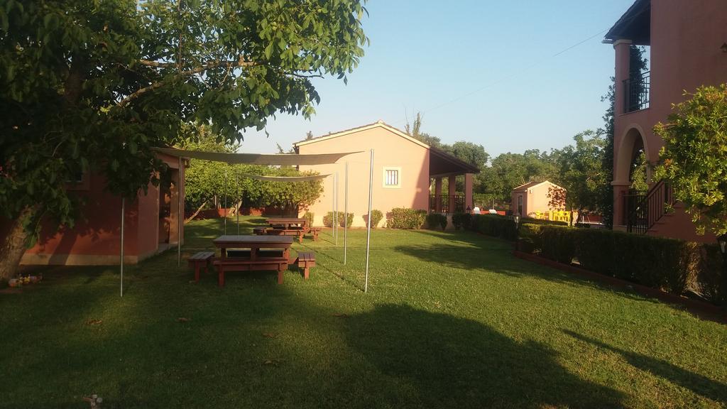 Gregory-Vassilis Apartments Дассия Экстерьер фото